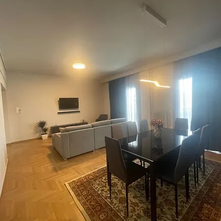 Spacious Seaside Flat At Alimos Athens
