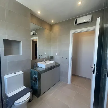 Spacious Seaside Flat At Alimos * Athens