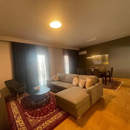 Spacious Seaside Flat At Alimos Apartment *