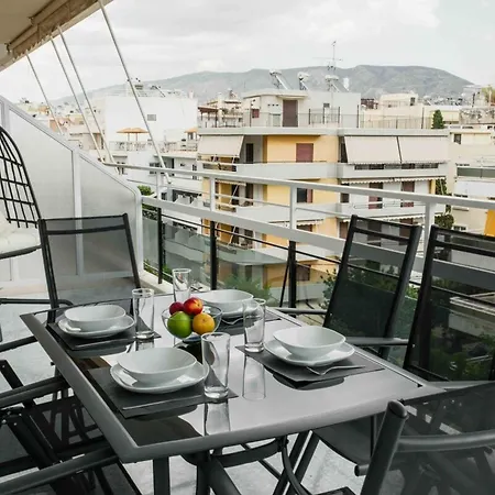 Spacious Seaside Flat At Alimos Athens